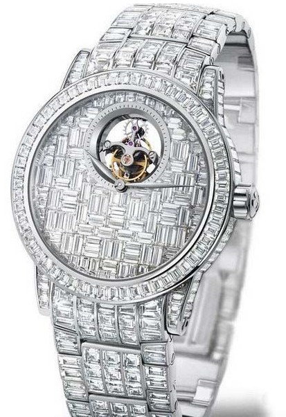 4、谁能帮我看看我的手表是什么牌子的。我姑姑在美国买的手表和手镯都是钻石？ 